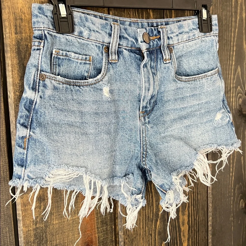 BlankNYC The Barrow Short 24 Vintage High Rise Distressed Festival Shorts Boho‎